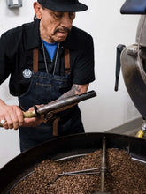 Load image into Gallery viewer, medium roast whole bean coffee